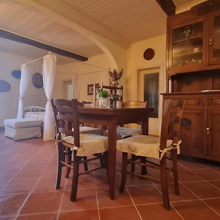 Lägenhet Dolce Borgo Lari